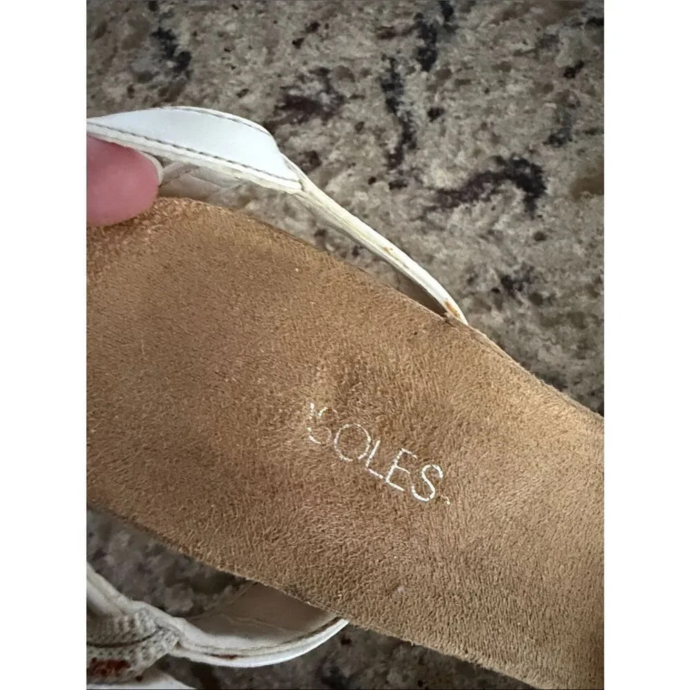 Aerosole’s Women’s White and Tan Wedge Sandals